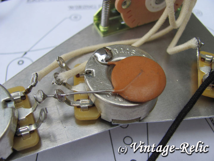 Vintage johnson  Strat: .1uF Disc Eric  relic'ing  aging  Johnson vintage RelicGuitar guitars